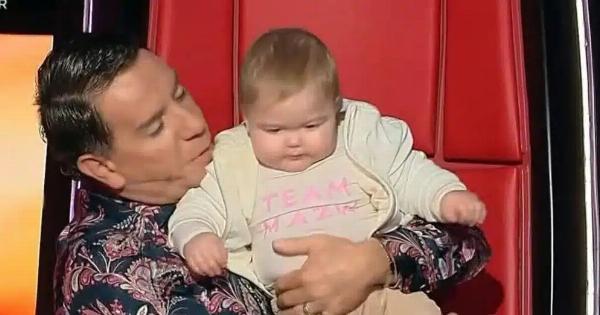 The Voice: Ο Γιώργος Μαζωνάκης πρότεινε σε διαγωνιζόμενη να βαφτίσει το παιδί της