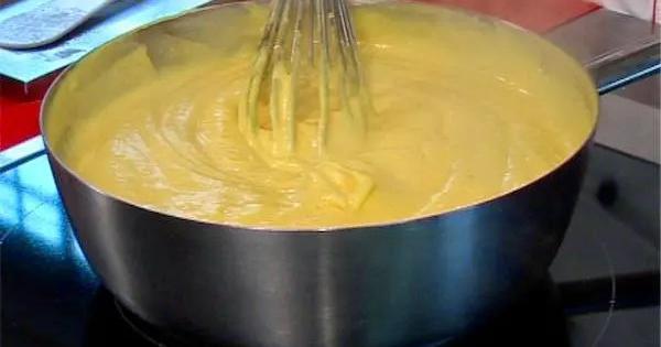 Η κρέμα που χρησιμοποιούν τα ζαχαροπλαστεία για όλα τα γλυκά