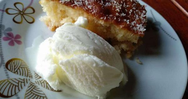 Ρεβανί με ινδοκάρυδο: Η εύκολη συνταγή για αφράτο και ζουμερό αποτέλεσμα