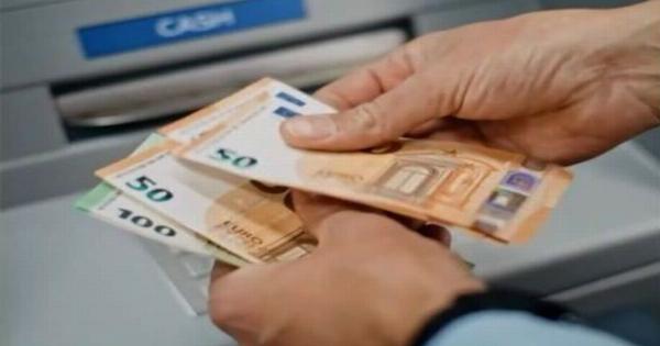 “Κρατήστε μετρητά στο σπίτι!” – Τι σημαίνει για τους πολίτες; Γιατί εκδόθηκε προειδοποίηση της Κεντρικής Τράπεζας στην