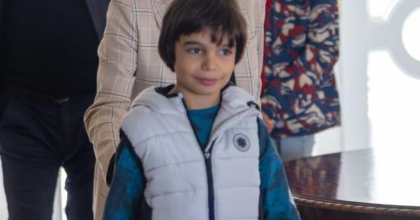 «Μια νύχτα μόνο»: Ο «Πετράκης» λέει «μπαμπά» τον Οδυσσέα και τον αγκαλιάζει σφιχτά- Πώς ο Χαριτάκης καταφέρνει και «κερδίζει» τον μικρό