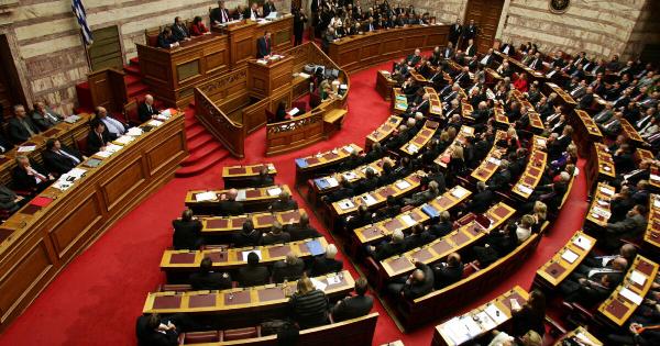 ΕΚΤΑΚΤΟ! ΠΑΡΑΙΤΗΣΗ ΒΟΜΒΑ ΑΠΟ ΕΛΛΗΝΑ ΒΟΥΛΕΥΤΗ