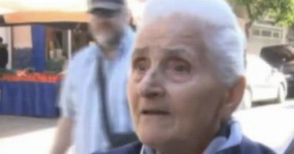 Σύμβολο η γιαγιά που βγήκε στον Λαζόπουλο και τα είπε σταράτα: Κόλλησε τους πολιτικούς στον τοίχο – «Με 360 ευρώ περνάει αυτός;»
