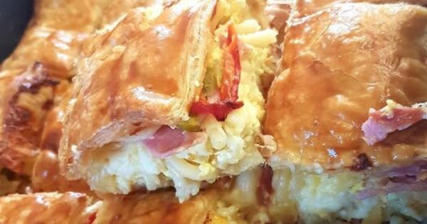 Μακαρονόπιτα με σφολιάτα: Η εύκολη συνταγή με μακαρόνια, τυριά και κρέμα