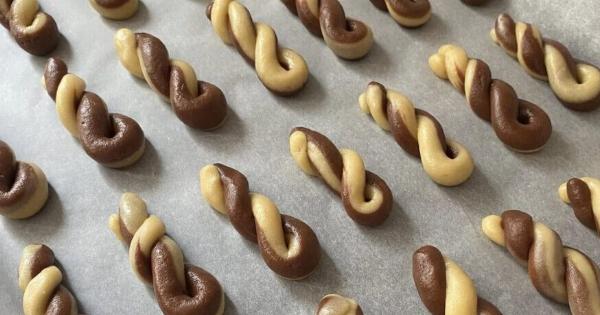 Δίχρωμα κουλουράκια που λατρεύουν τα παιδιά: Έτοιμα σε 20 λεπτά