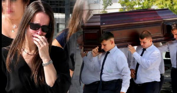 Κηδεία Κόκοτα: Κατέρρευσε η σύζυγός του μόλις αντίκρισε το φέρετρο-Ανατριχιάζουν τα λόγια της
