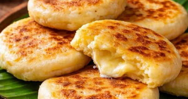 Arepas με τυρί – εύκολη συνταγή με καλαμποκάλευρο