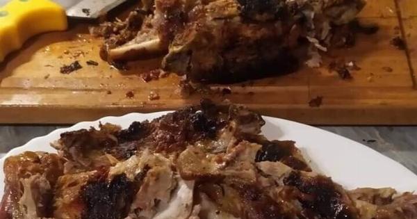 Αρνί στη λαδόκολλα στο φούρνο – Το πιο ζουμερό πασχαλινό κρέας