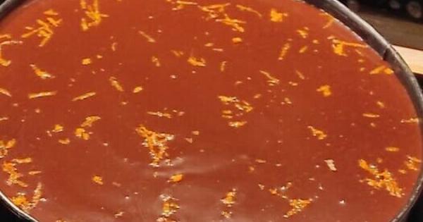 Η πιο εύκολη νηστίσιμη σοκολατόπιτα που γίνεται αφράτη και ζουμερή