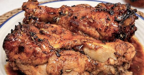 Κότσι στο φούρνο με τραγανή πέτσα και ζουμερό εσωτερικό – Το μυστικό στο ψήσιμο