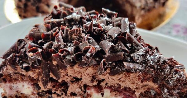 Τούρτα τύπου Black Forest στο λεπτό – Με αποτέλεσμα ζαχαροπλαστείου