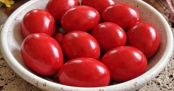 Κόκκινα αυγά  – Το μυστικό για έντονο χρώμα και γυαλιστερό αποτέλεσμα