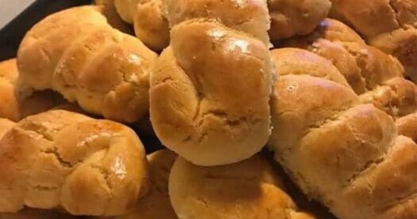 Αυτά τα Πασχαλινά κουλουράκια θα τα φτιάχνεις κάθε χρόνο!