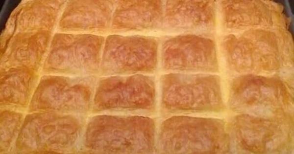 Σπιτική μπουγάτσα με κρέμα: Η εύκολη συνταγή με τραγανό φύλλο και αφράτη γέμιση