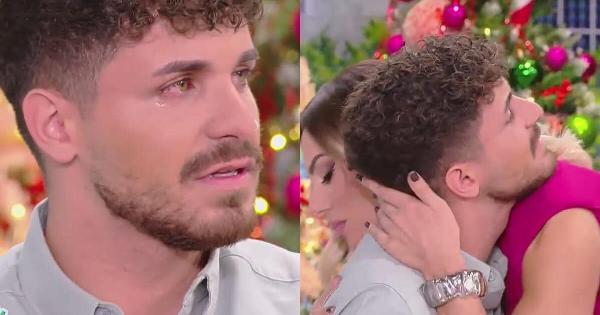 Κατέρρευσε on air ο Stef: «Με απειλούν πως θα βγάλουν στο φως βίντεο με προσωπικές μου στιγμές» (Βίντεο)