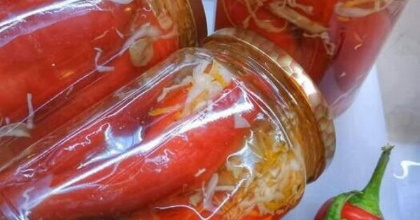 Πιπεριές Φλωρίνης γεμιστές τουρσί – Εύκολη συνταγή που διατηρείται για μήνες