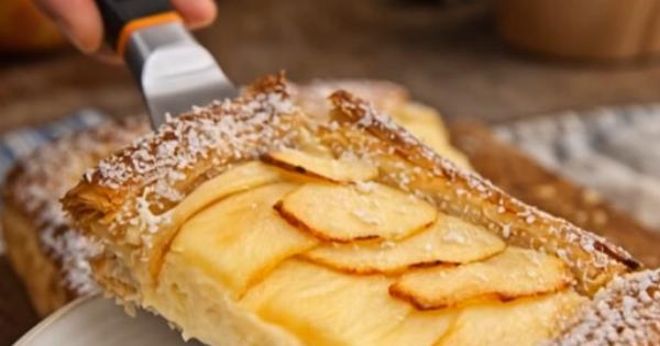 Κέικ Μήλου με Κρέμα Ζαχαρόπαστας. Ένα ακαταμάχητο γλυκό!