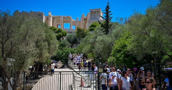 Τέλος ο χειμώνας – καλοκαίρι ξανά: Οι μέρες που θα σκάσει ο τζίτζικας με 30αρια