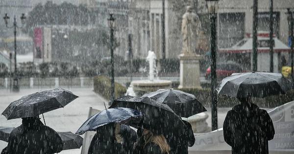 EKTAKTO δελτίο Eπιδεivωσnς καιρού από ΕΜΥ: Έρχονται Evτovα φαιvoμεvα με βροχές και χαλάζι