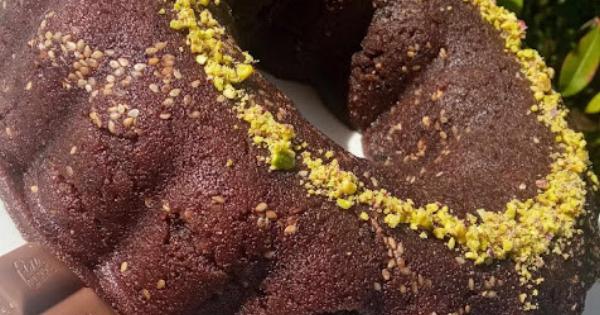 Σιμιγδαλένιος χαλβάς με σοκολάτα, πορτοκάλι και σουσάμι