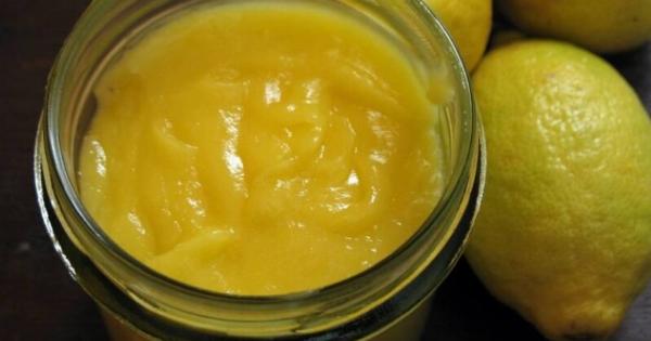 Φτιάξτε την πιο αρωματική κρέμα λεμονιού σε λίγα λεπτά