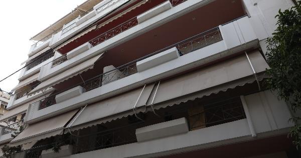 «Η κοπέλα έμοιαζε να κοιμάται»: Μαρτυρία για τους δύο νεκρούς νεαρούς μέσα σε αυτοκίνητο στον Πειραιά
