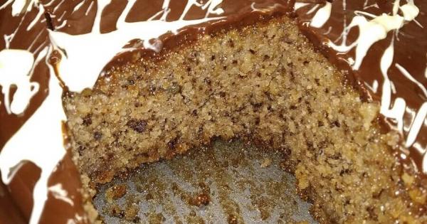 Αυτή η καρυδόπιτα εξαφανίζεται πριν κρυώσει!