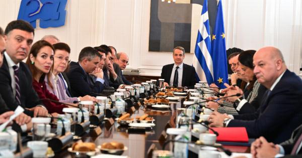 Φοβούνται την επόμενη ημέρα και του ρίχνουν λάσπη: Ο διάδοχος του Μητσοτάκη στη ΝΔ
