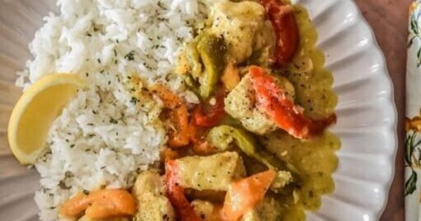 Κοτόπουλο με πιπεριές: εύκολη συνταγή με ζουμερό αποτέλεσμα