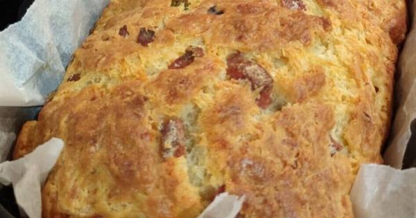 Αλμυρό κέικ σκέτος αφρός! Με τυριά, μπέικον και ζαμπόν – δεν μένει ούτε ψίχουλο