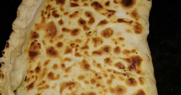 Νηστεία και σήμερα φτιάξαμε χορτόπιτες στο τζάκι με άγρια χόρτα