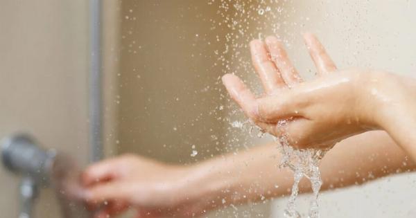 Σταματήστε τώρα να κάνετε ντους ενώ λειτουργεί το πλυντήριο ρούχων για ένα βασικό λόγο