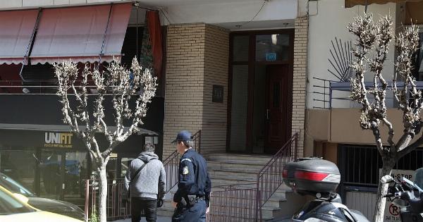 Θρίλερ στου Ζωγράφου: Συνελήφθη ο γιος για τις δολοφονίες της μητέρας και της αδελφής του – Τι υποστήριξε