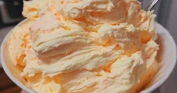 Δροσερό Γλυκό Ψυγείου με Πορτοκάλι & Ελληνικό Γιαούρτι