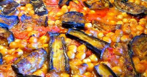 Ρεβυθάδα με Μελιτζάνες στο Φούρνο