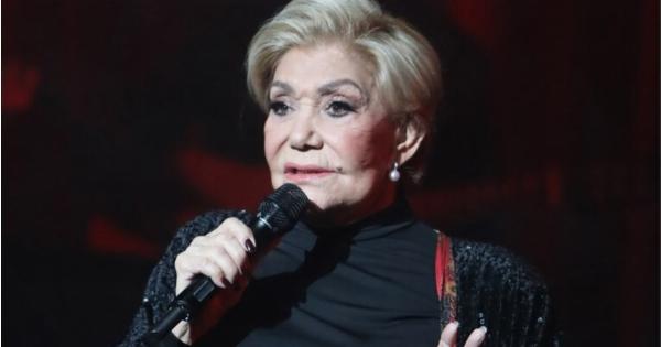 Όλοι μιλάνε για αυτό που γράφει η πλάκα στον τάφο της σπουδαίας ερμηνεύτριας Μαρινέλλας