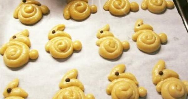 Τα κουλουράκια που δεν λείπουν ποτέ από το Πάσχα