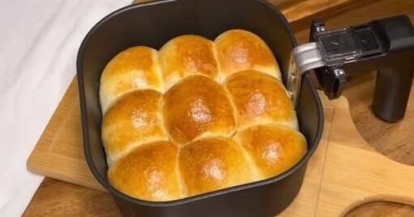 Αν φτιάξεις έτσι ψωμί στο air fryer… δεν θα ξαναανάψεις φούρνο