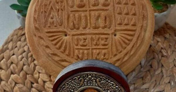 Σήμερα φτιάξαμε πρόσφορο με τα παιδιά μου για τη λειτουργία – μια μικρή παράδοση που δεν θέλω να χαθεί.