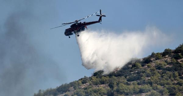 ΕΚΤΑΚΤΟ: Μεγάλη φωτιά τώρα στη χώρα μας – Δίνουν μάχη 6 εναέρια