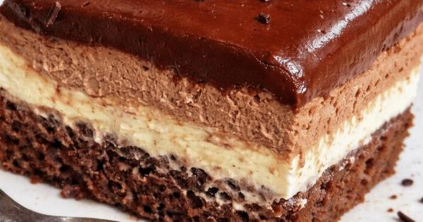 Γλυκό ψυγείου με 3 στρώσεις – εύκολη πάστα ταψιού
