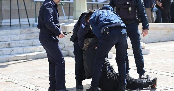 ΑΔΙΑΝΟΗΤΟ: ΕΠΕΙΣΟΔΙΟ ΜΕ ΤΗΝ ΕΛΕΝΗ ΛΟΥΚΑ ΣΤΗΝ ΚΗΔΕΙΑ ΤΗΣ ΜΑΡΙΝΕΛΛΑΣ ΤΩΡΑ