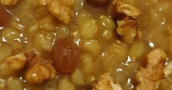 Άσσουρε ή Βαρβάρα: Το παραδοσιακό γλυκό σιτάρι με καρύδια και σταφίδες