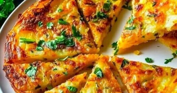 Αφράτη Πίτα Πατάτας στο Φούρνο με Λαχανικά – Εύκολη και Πεντανόστιμη