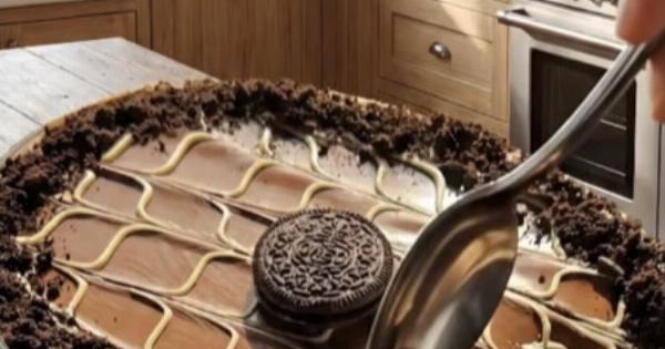 Ο γιος μου έφερε σπίτι τους φίλους του για τον αγώνα και εγώ τους έφτιαξα παγωμένη τούρτα με Ορεο