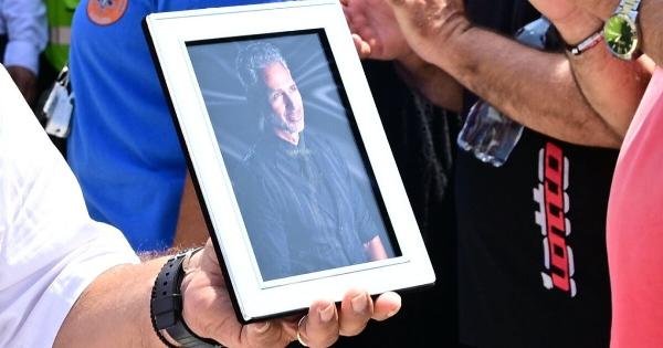 Έκλαιγε όλη η εκκλησία: Ο συγκλονιστικός επικήδειος της συζύγου του Δημήτρη Κόκοτα που ανατρίχιασε την Ελλάδα