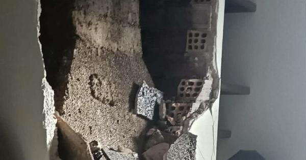 ΕΚΤΑΚΤΟ: ΚΕΡΑΥΝΟΣ ΧΤΥΠΗΣΕ ΣΠΙΤΙ – ΣΚΗΝΕΣ ΤΡΟΜΟΥ ΓΙΑ ΟΙΚΟΓΕΝΕΙΑ