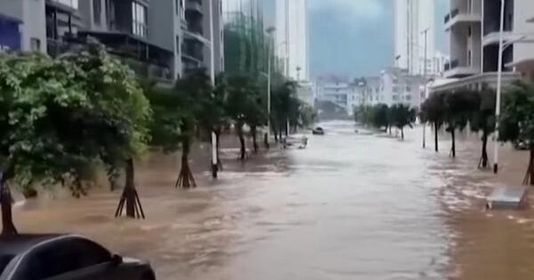 EKTAKTO: ΑΠΟΜΑΚΡΥΝΟΝΤΑΙ ΕΣΠΕΥΣΜΕΝΑ 82.000 ΚΑΤΟΙΚΟΙ ΑΠΟ ΤΑ ΣΠΙΤΙΑ ΤΟΥΣ – ΦOBOΣ ΚΑΙ TPOMOΣ Η ΚΑΚΟΚΑΙΡΙΑ ΠΟΥ ΕΡΧΕΤΑΙ