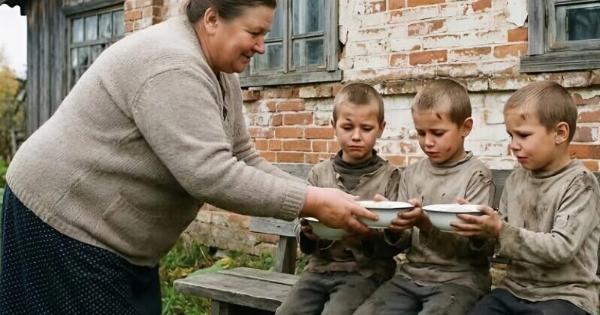 Μια φτωχή γυναίκα λυπήθηκε τρία ορφανά και τα τάισε με ζεστή σούπα, και είκοσι χρόνια αργότερα τρία πολυτελή αυτοκίνητα σταμάτησαν μπροστά στο περίπτερό της: αυτό που συνέβη μετά άφησε τους πάντες σε σοκ