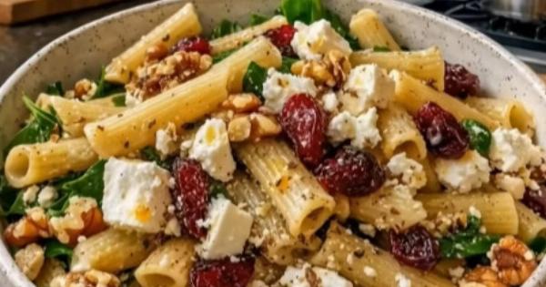 Απ’ όταν ανακάλυψα τη συνταγή γι’ αυτή τη σαλάτα, την φτιάχνω κάθε μέρα